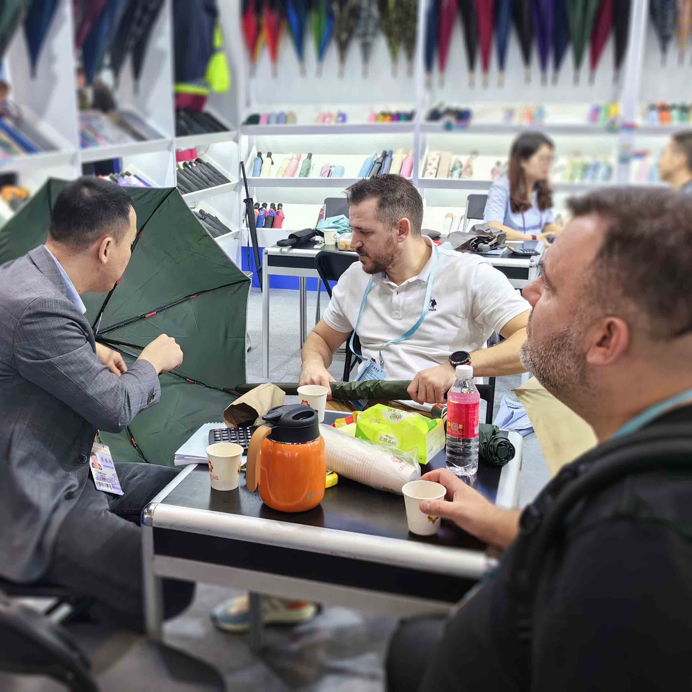 優(yōu)安納傘業(yè)：品牌出海展實(shí)力，多元拓展贏未來(lái)